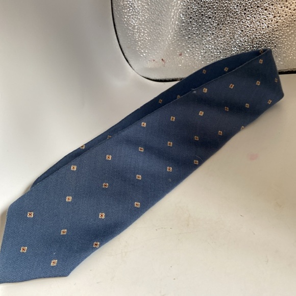 Arnie tie blue & tiny white and red. 56” long Could it be Arnie Palmer? - Picture 4 of 7